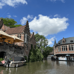 WALKING THROUGH GHENT