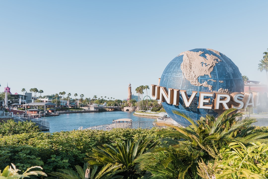 Universal-Orlando-Absolutely.-unsplash_HCKVHAEbkus